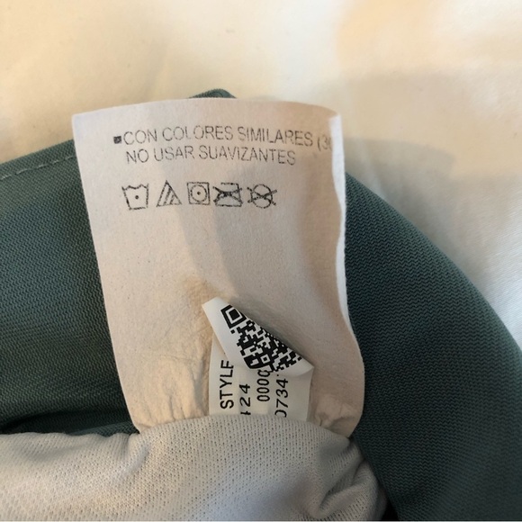⭐️2/$20⭐️ Under Armour Speedpocket Run shorts. Size small. NWOT. Green. - Picture 12 of 13